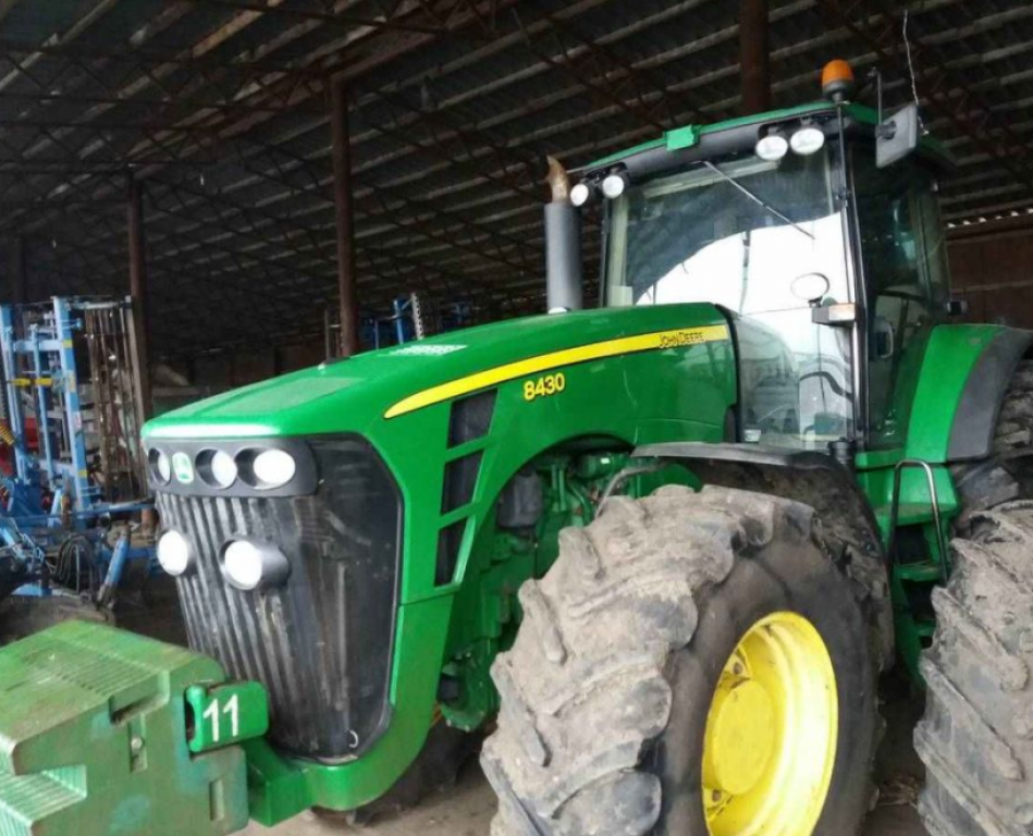 Oldtimer-Traktor typu John Deere 8430, Neumaschine v Київ (Obrázek 1)