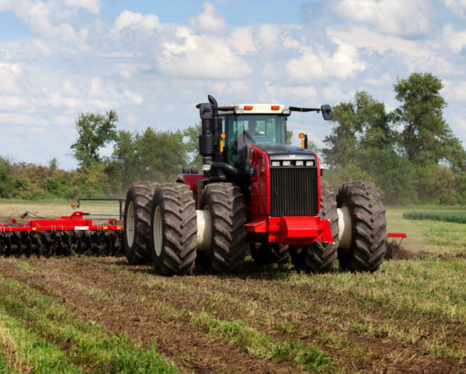 Oldtimer-Traktor typu Versatile 2375, Neumaschine v Київ (Obrázek 2)