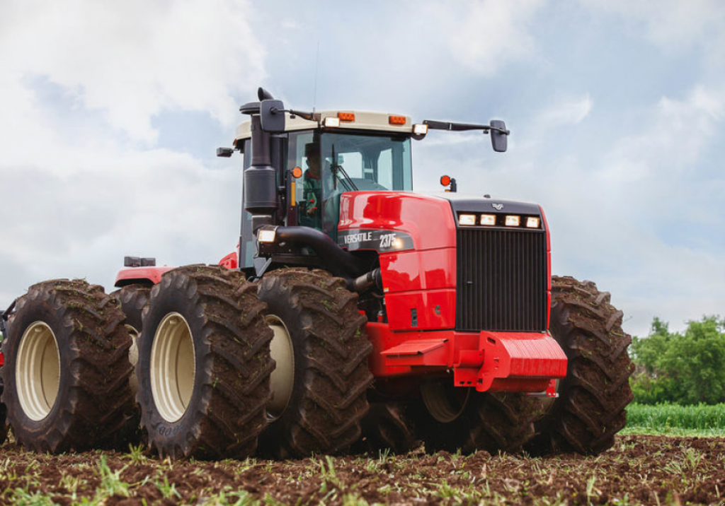 Oldtimer-Traktor typu Versatile 2375, Neumaschine v Київ (Obrázek 1)