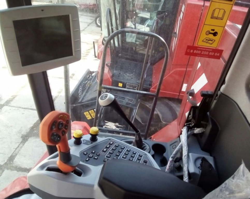 Oldtimer-Mähdrescher tipa Versatile Acros 595 Plus, Neumaschine u Київ (Slika 3)