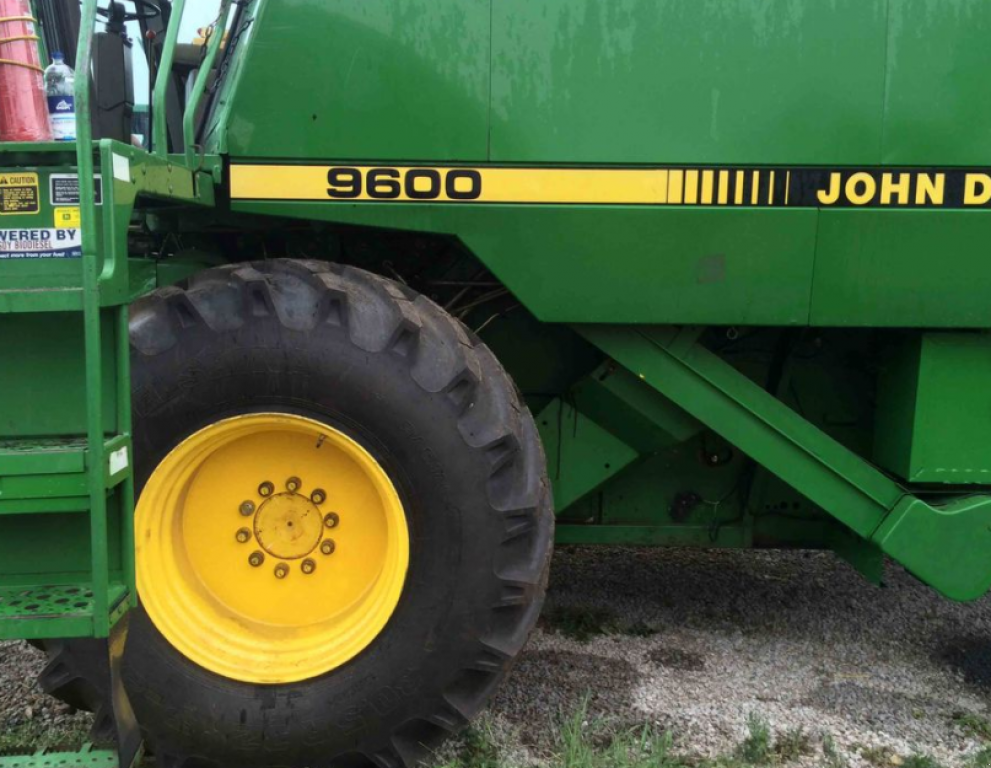 Oldtimer-Mähdrescher des Typs John Deere 9600, Neumaschine in Запоріжжя (Bild 9)