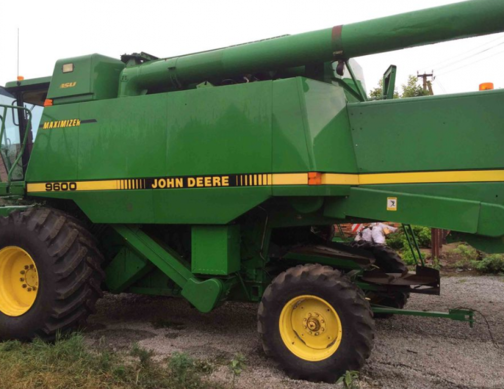 Oldtimer-Mähdrescher des Typs John Deere 9600, Neumaschine in Запоріжжя (Bild 8)