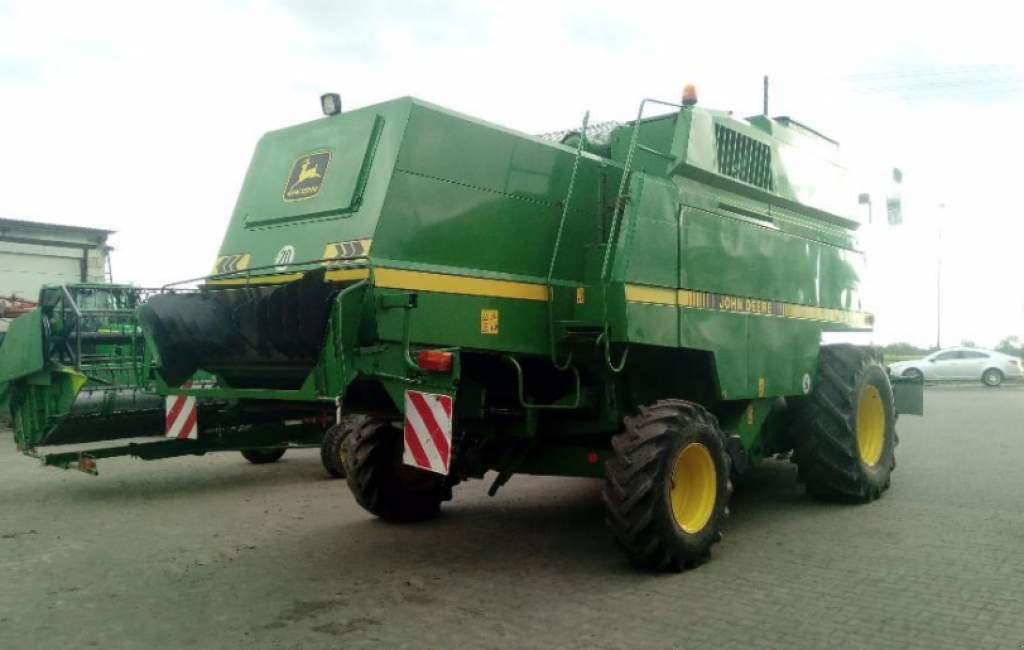Oldtimer-Mähdrescher des Typs John Deere 2066, Neumaschine in Луцьк (Bild 4)