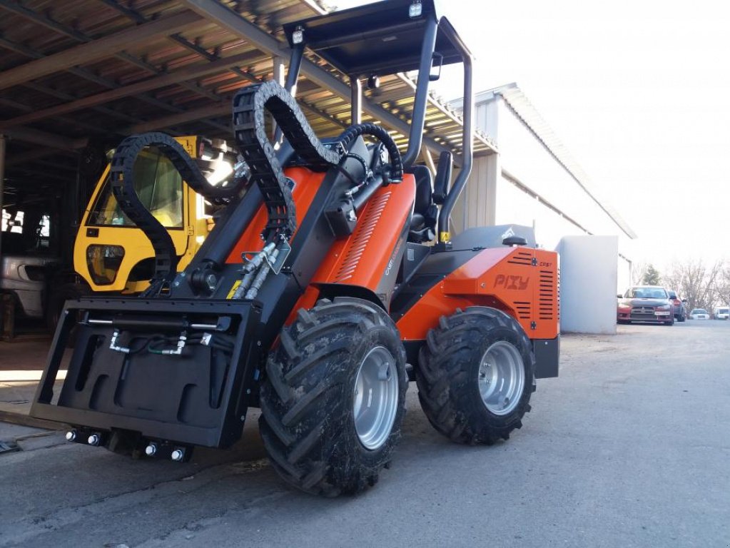 Kompaktlader of the type Cast Group Pixy 35 T, Neumaschine in Київ (Picture 1)