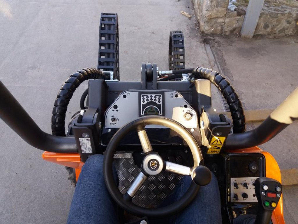 Kompaktlader of the type Cast Group Pixy 35 T, Neumaschine in Київ (Picture 3)