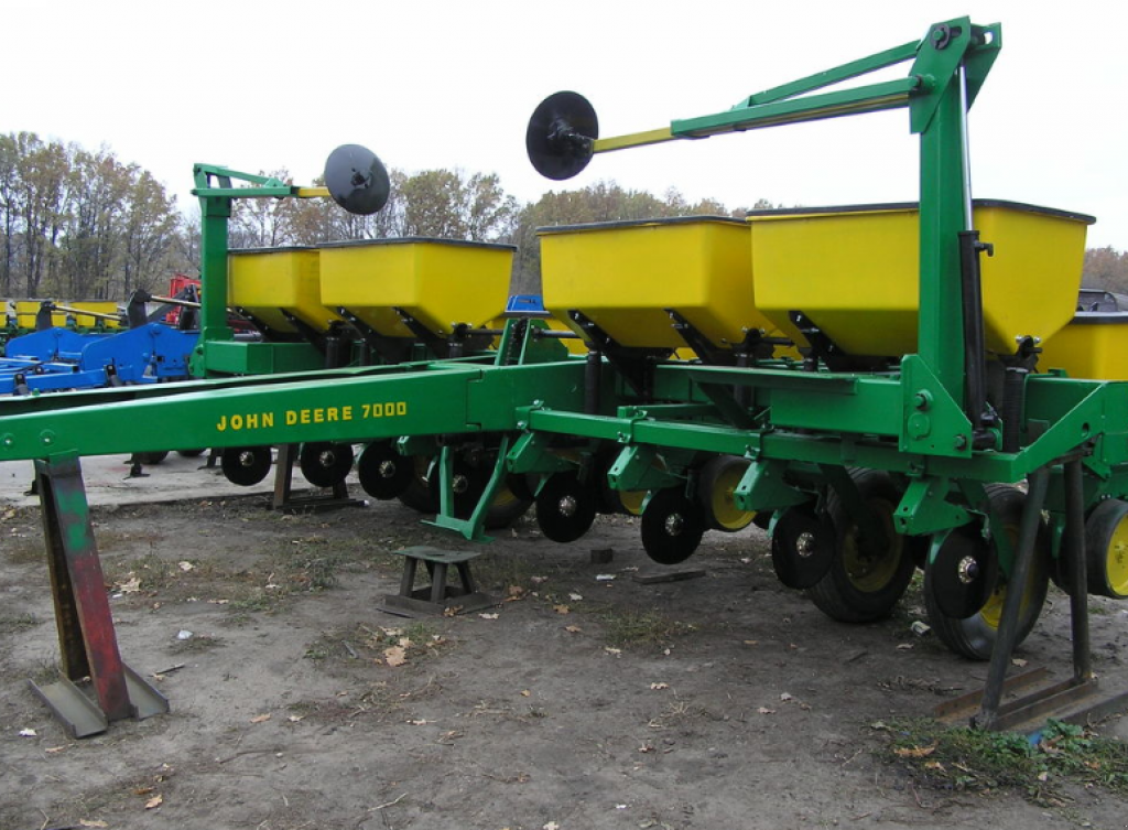 Gareeggenfelder typu John Deere 7000/8,  v Харків (Obrázek 1)