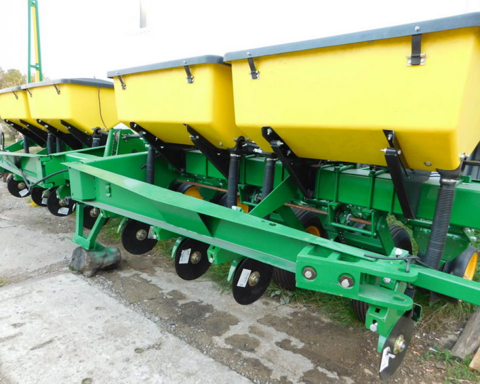 Gareeggenfelder typu John Deere 7000,  v Харків (Obrázek 2)