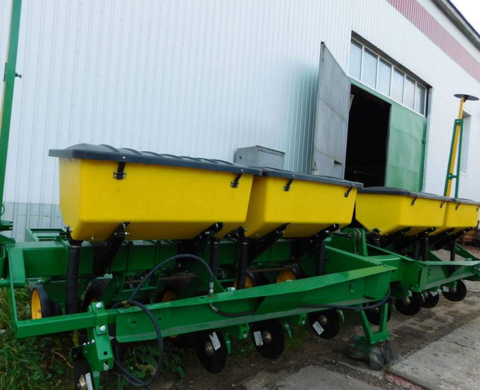 Gareeggenfelder typu John Deere 7000,  v Харків (Obrázek 1)