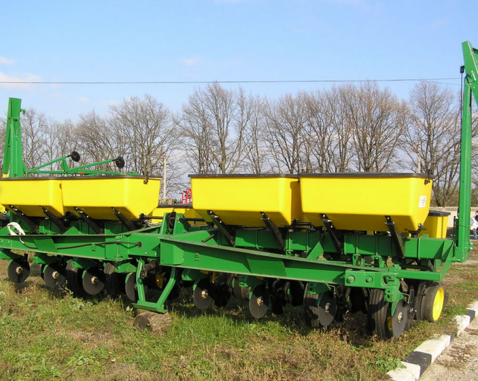 Gareeggenfelder typu John Deere 7000/8,  v Харків (Obrázek 3)