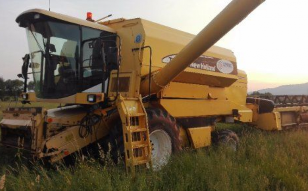 Oldtimer-Mähdrescher des Typs New Holland TX66, Neumaschine in Ужгород (Bild 1)