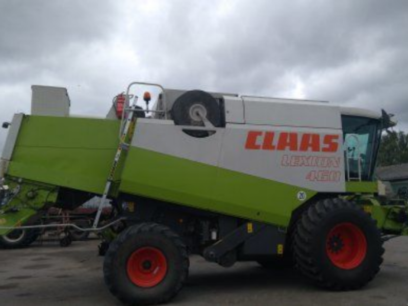 Oldtimer-Mähdrescher of the type CLAAS Lexion 460, Neumaschine in Ужгород (Picture 1)