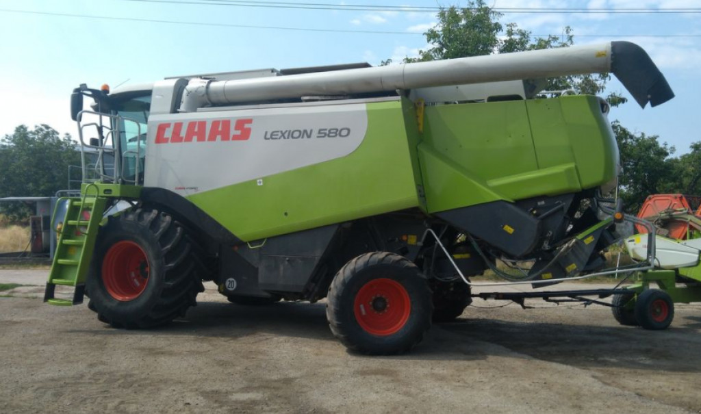 Oldtimer-Mähdrescher des Typs CLAAS Lexion 580, Neumaschine in Ужгород (Bild 1)
