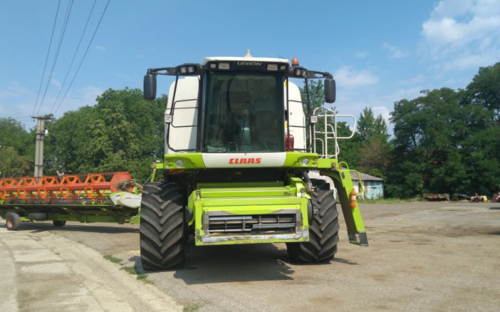Oldtimer-Mähdrescher des Typs CLAAS Lexion 580, Neumaschine in Ужгород (Bild 4)