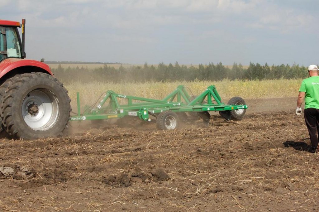 Spatenpflug typu Agroland 9148,  v Дніпропетровськ (Obrázek 3)