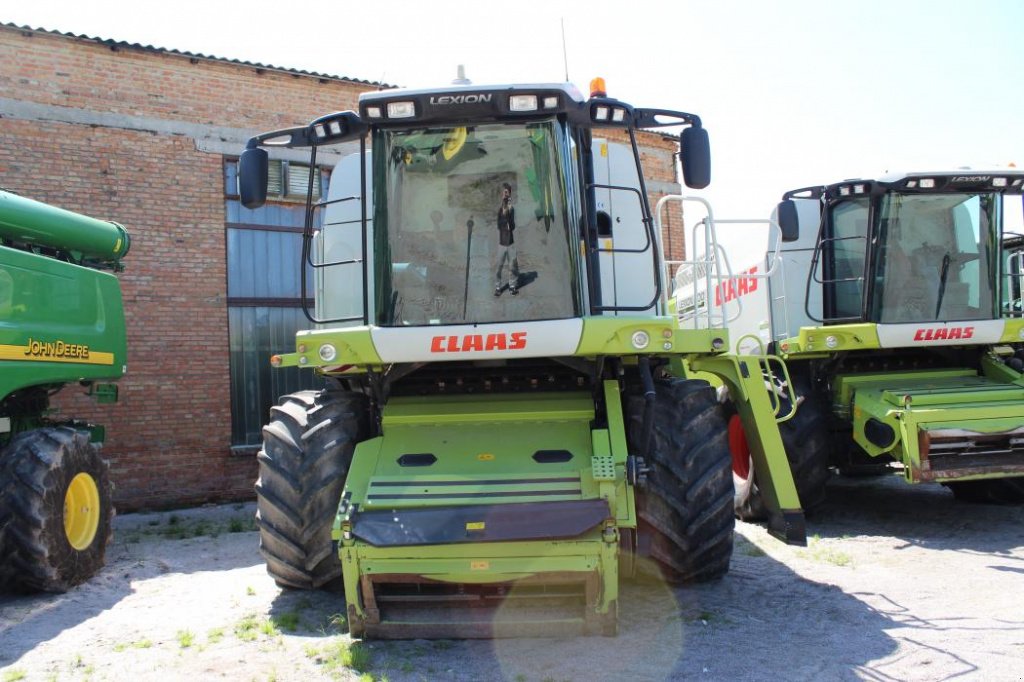 Oldtimer-Mähdrescher of the type CLAAS Lexion 580, Neumaschine in Не обрано (Picture 4)