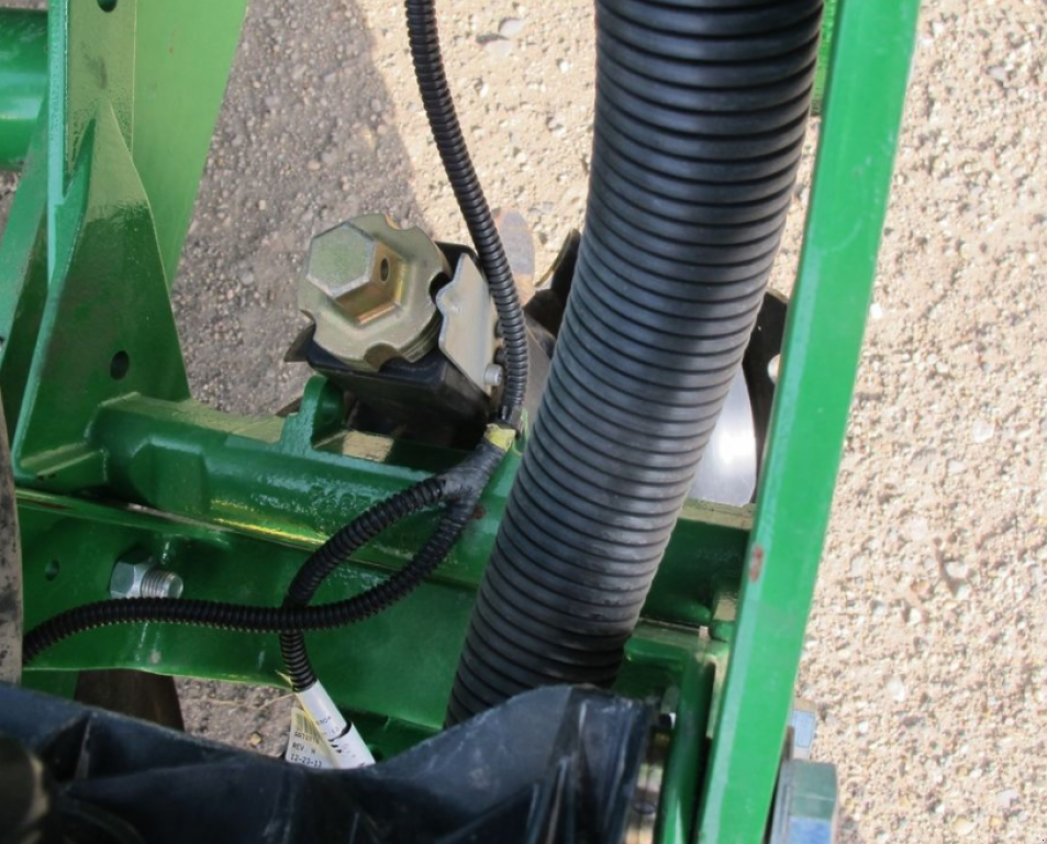 Gareeggenfelder typu John Deere 1770NT,  v Київ (Obrázek 7)