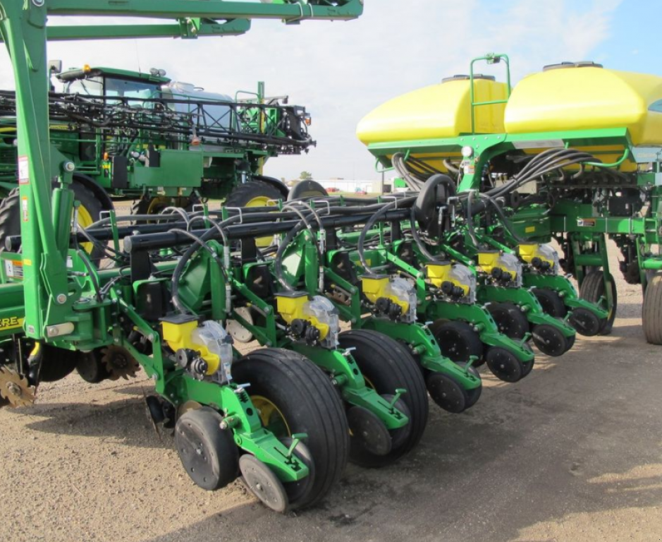 Gareeggenfelder typu John Deere 1770NT,  v Київ (Obrázek 5)