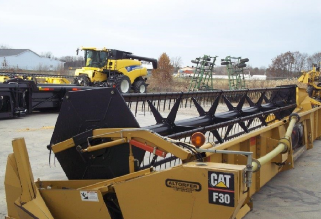 Schneidwerk typu Caterpillar F30,  v Київ (Obrázek 5)