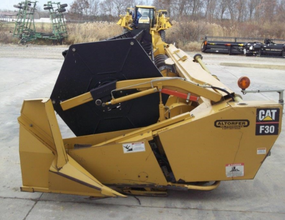 Schneidwerk typu Caterpillar F30,  v Київ (Obrázek 3)