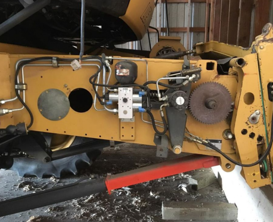 Oldtimer-Mähdrescher tipa Caterpillar Lexion 590R,  u Київ (Slika 10)