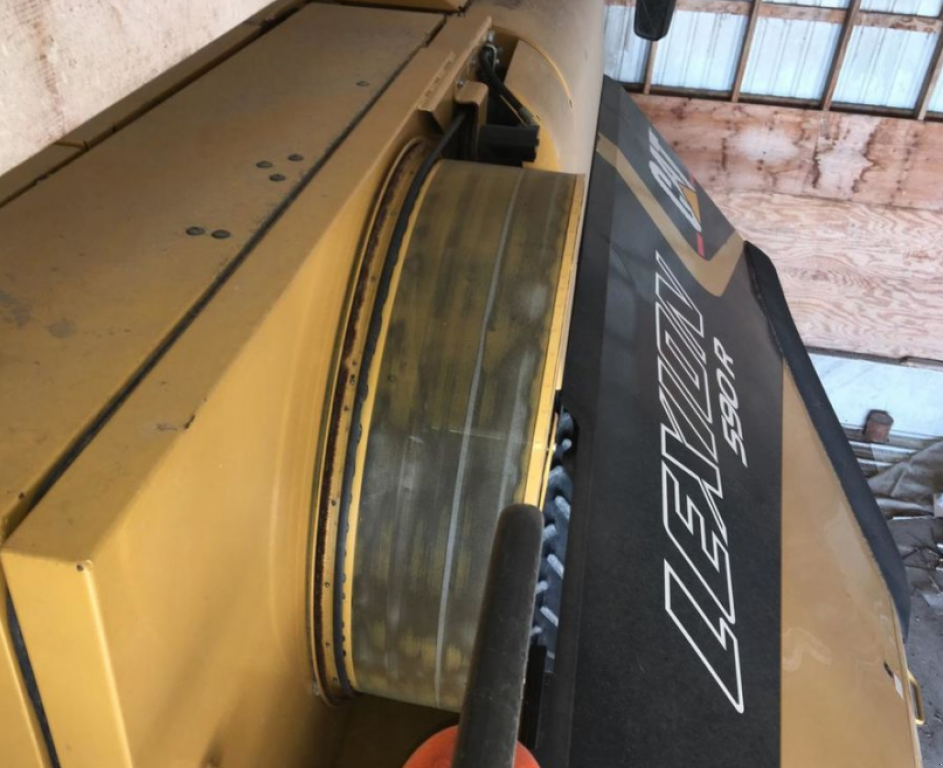 Oldtimer-Mähdrescher tipa Caterpillar Lexion 590R,  u Київ (Slika 7)