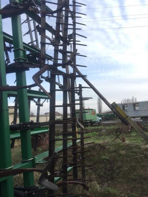 Kartoffelpflegetechnik typu Great Plains 8560,  v Глобино (Obrázek 2)