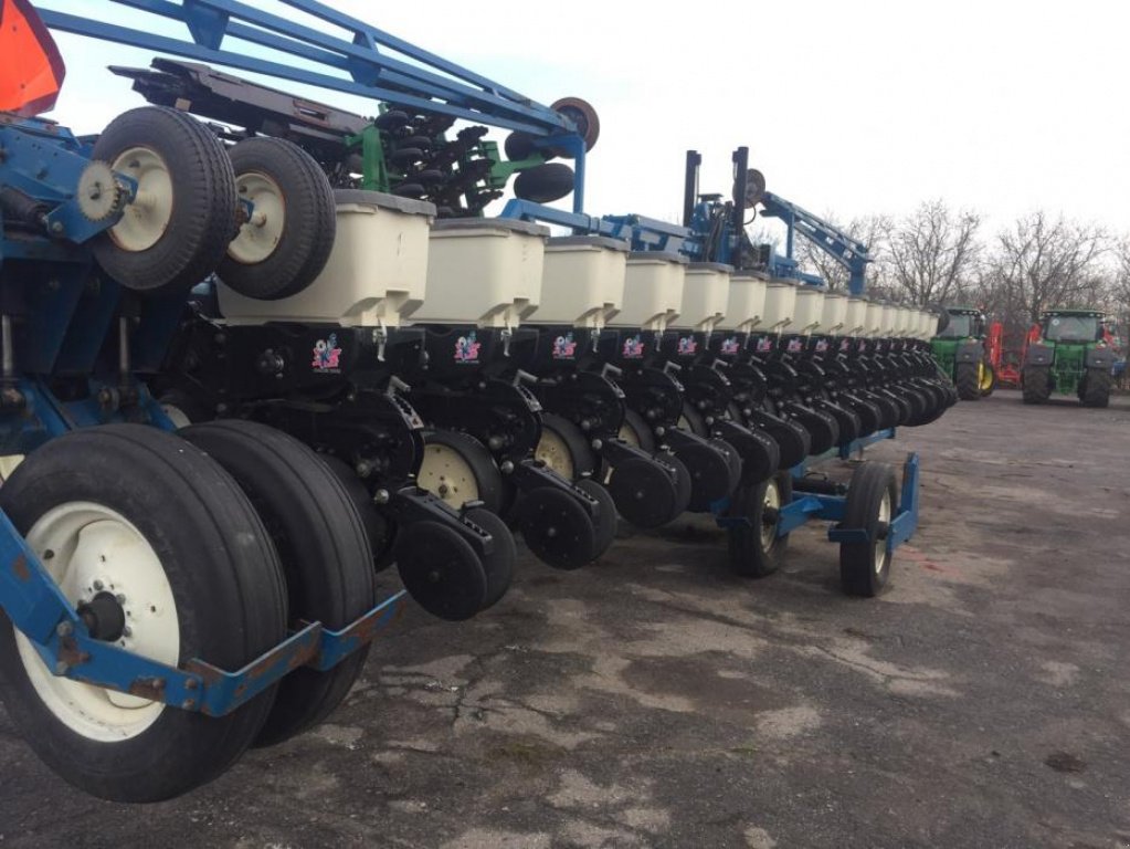 Gareeggenfelder typu Kinze 3600,  v Глобино (Obrázok 4)