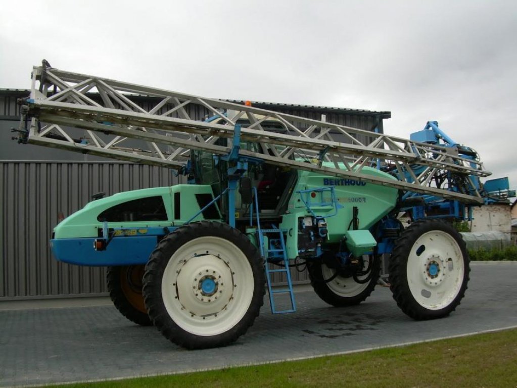 Selbstfahrspritze typu Berthoud Boxer 4000R, Neumaschine v Глобино (Obrázek 1)