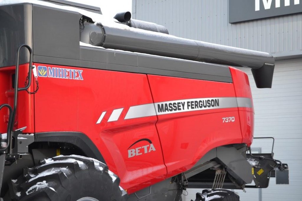 Oldtimer-Mähdrescher tipa Massey Ferguson Beta 7370,  u Суми (Slika 3)