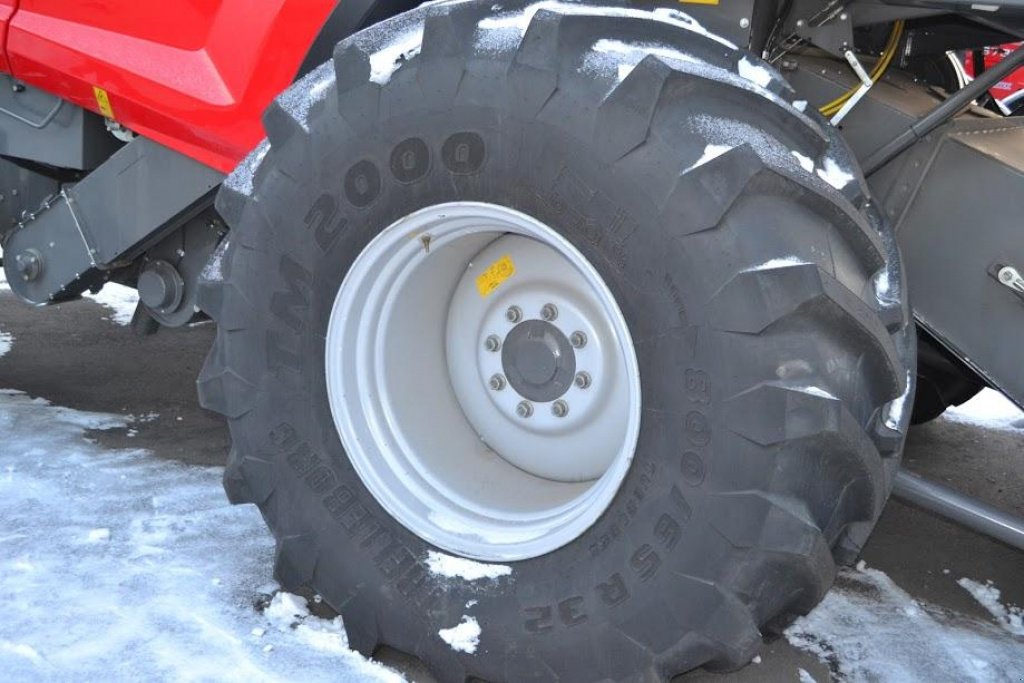 Oldtimer-Mähdrescher tipa Massey Ferguson Beta 7370,  u Суми (Slika 10)
