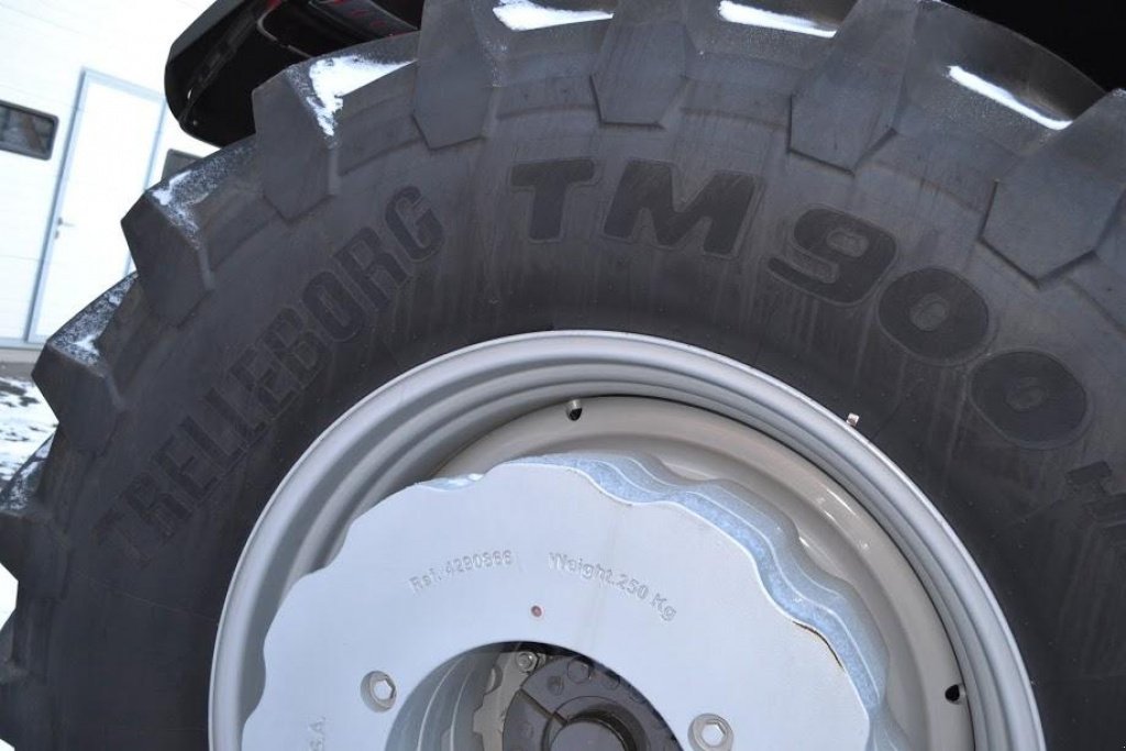 Oldtimer-Traktor tipa Massey Ferguson 8737,  u Суми (Slika 3)