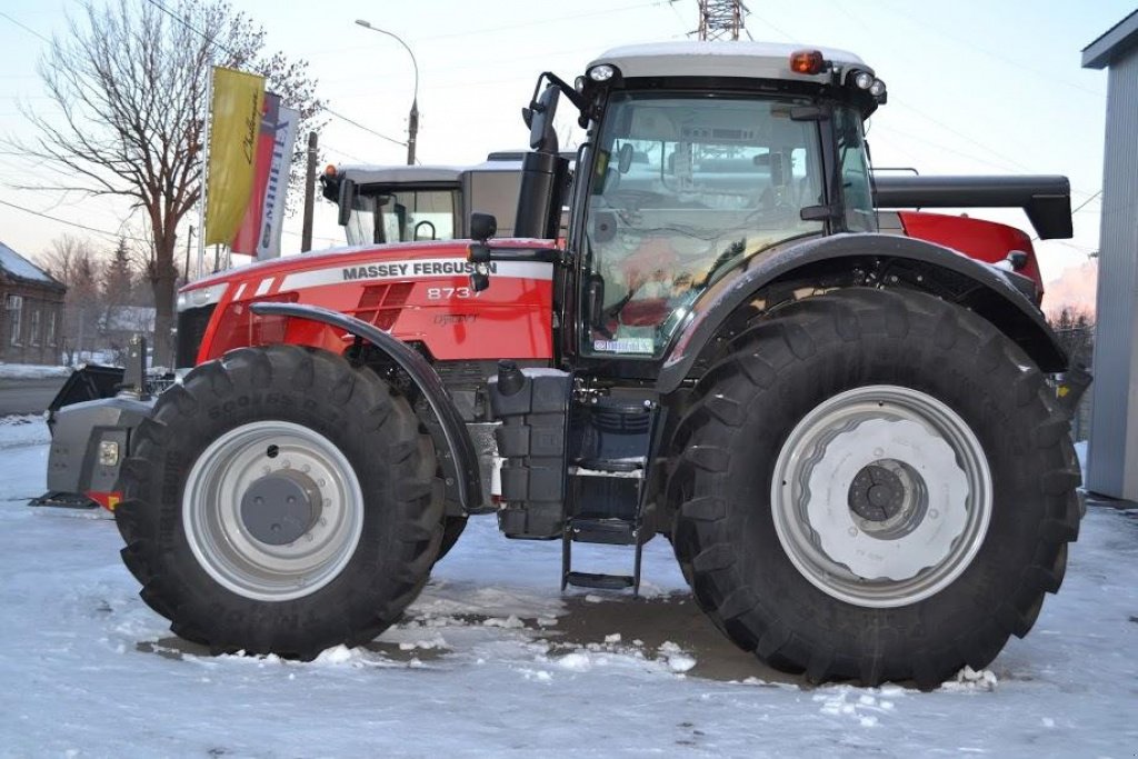Oldtimer-Traktor tipa Massey Ferguson 8737,  u Суми (Slika 10)