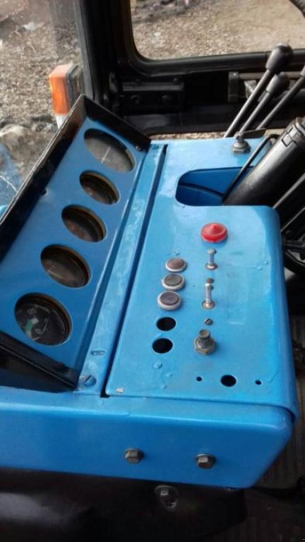 Oldtimer-Traktor of the type Belarus Беларус-82, Neumaschine in Не обрано (Picture 7)