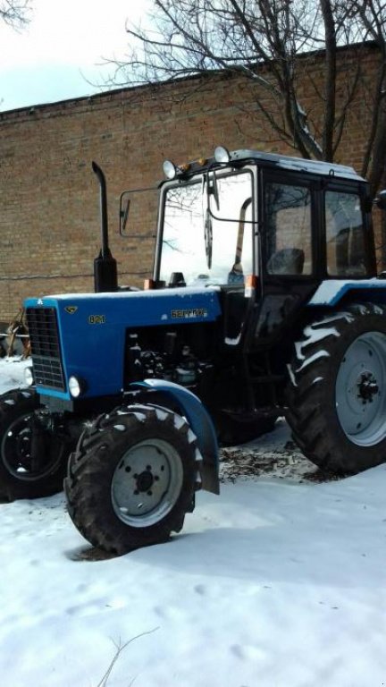 Oldtimer-Traktor of the type Belarus Беларус-82, Neumaschine in Не обрано (Picture 1)