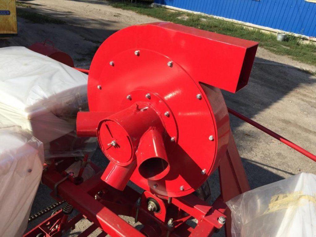 Sämaschine typu CHERVONA ZIRKA СУПН-8,  v Кіровоград (Obrázek 2)