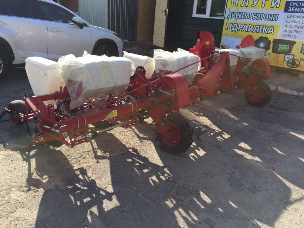Sämaschine typu CHERVONA ZIRKA СУПН-8,  v Кіровоград (Obrázek 1)