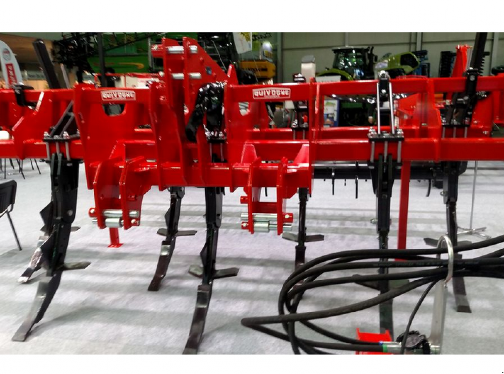 Spatenpflug tipa Quivogne SSDR 7,  u Гуляйпо́ле (Slika 1)