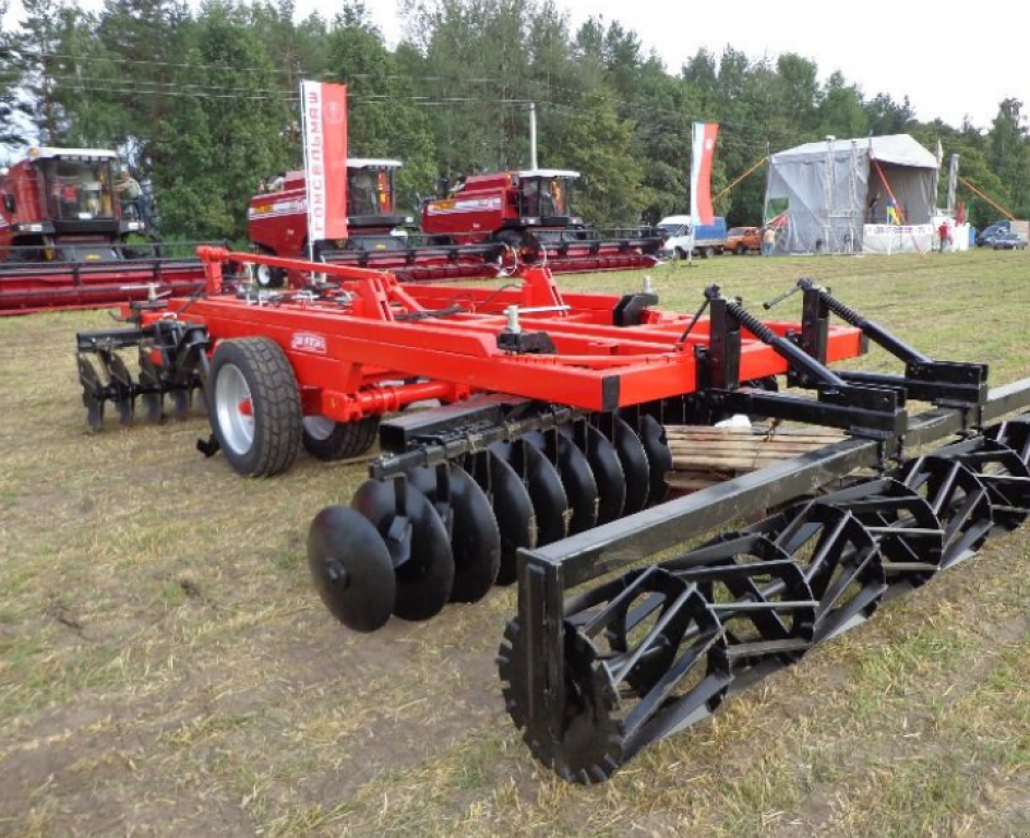 Wiesenegge of the type Quivogne TM 400/5,  in Гуляйпо́ле (Picture 1)