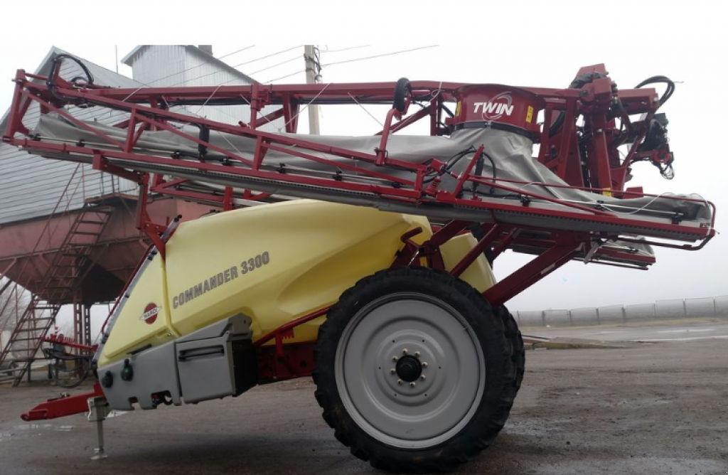 Weinbauspritze del tipo Hardi Commander 3300,  In Гуляйпо́ле (Immagine 1)