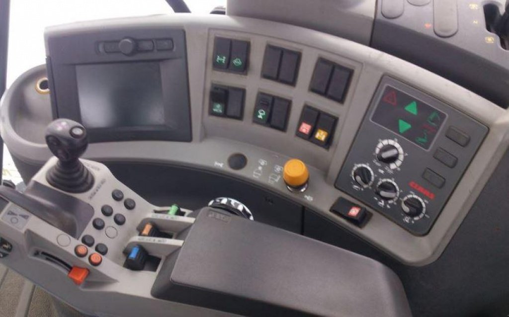 Oldtimer-Traktor typu CLAAS Axion 840, Neumaschine v Не обрано (Obrázek 7)