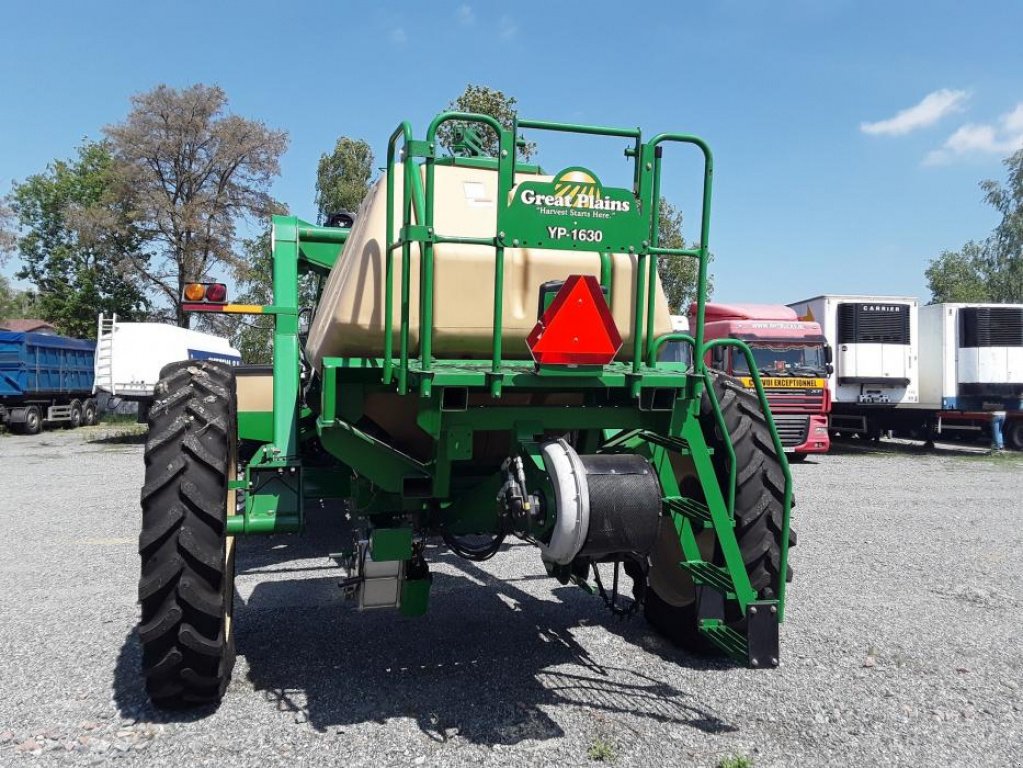 Gareeggenfelder typu Great Plains YP-1630,  v Київ (Obrázek 2)