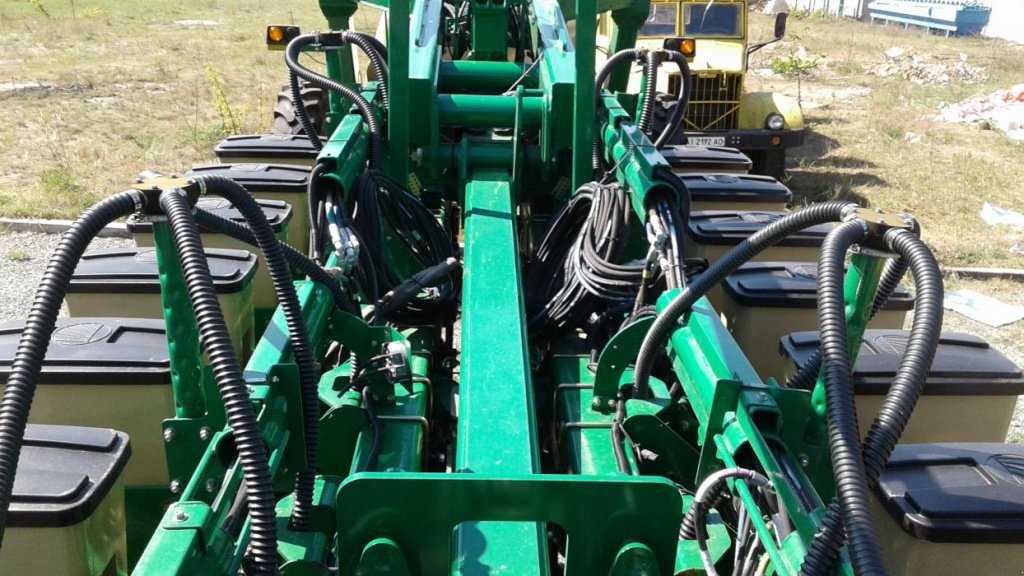 Gareeggenfelder typu Great Plains YP-1630,  v Київ (Obrázek 7)