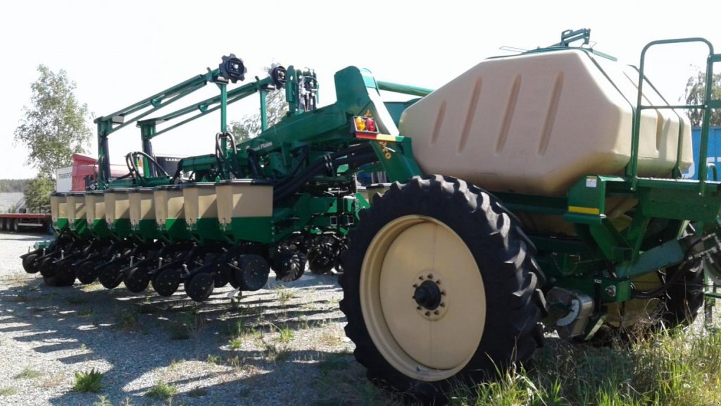 Gareeggenfelder typu Great Plains YP-1630,  v Київ (Obrázek 10)