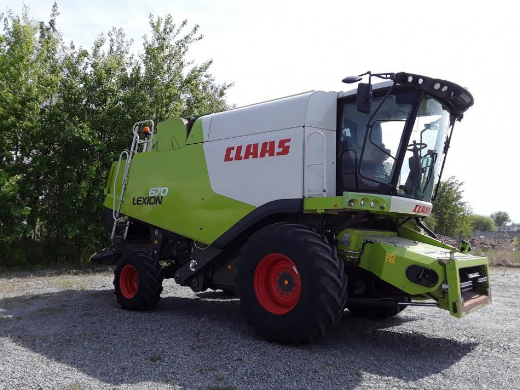 Oldtimer-Mähdrescher typu CLAAS Lexion 670,  v Київ (Obrázek 3)