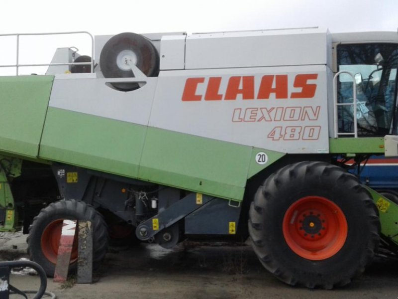 Oldtimer-Mähdrescher of the type CLAAS Lexion 480,  in Київ (Picture 1)