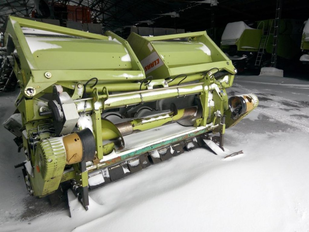 Oldtimer-Mähdrescher des Typs CLAAS Tucano 470, Neumaschine in Тетіїв (Bild 9)