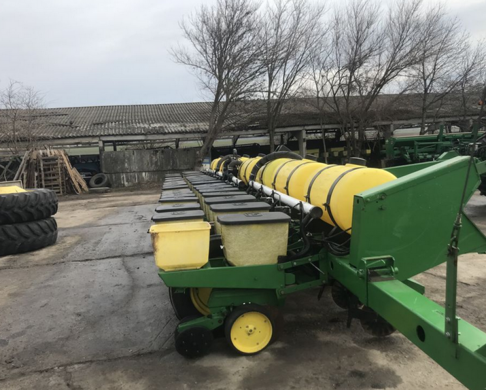 Gareeggenfelder typu John Deere 7200,  v Салгани (Obrázek 6)