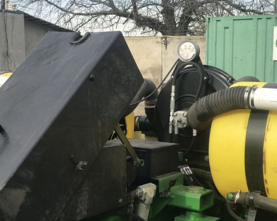 Gareeggenfelder typu John Deere 7200,  v Салгани (Obrázek 5)