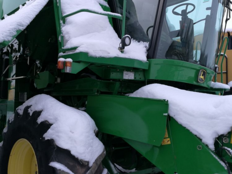 Oldtimer-Mähdrescher a típus John Deere T670, Neumaschine ekkor: Рівне (Kép 1)