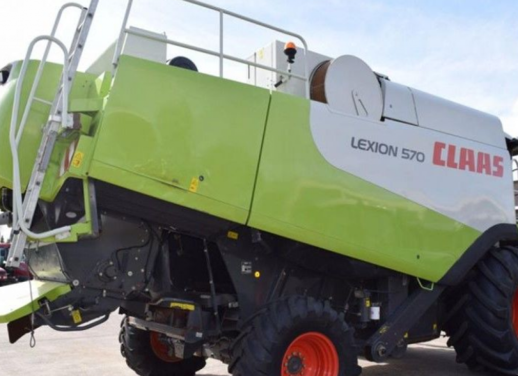 Oldtimer-Mähdrescher des Typs CLAAS Lexion 570, Neumaschine in Рівне (Bild 2)